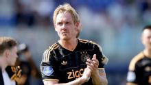 Ajax-trainer Míchel gooit opstelling om en kiest voor drie basisdebutanten in return tegen Shelbourne FC