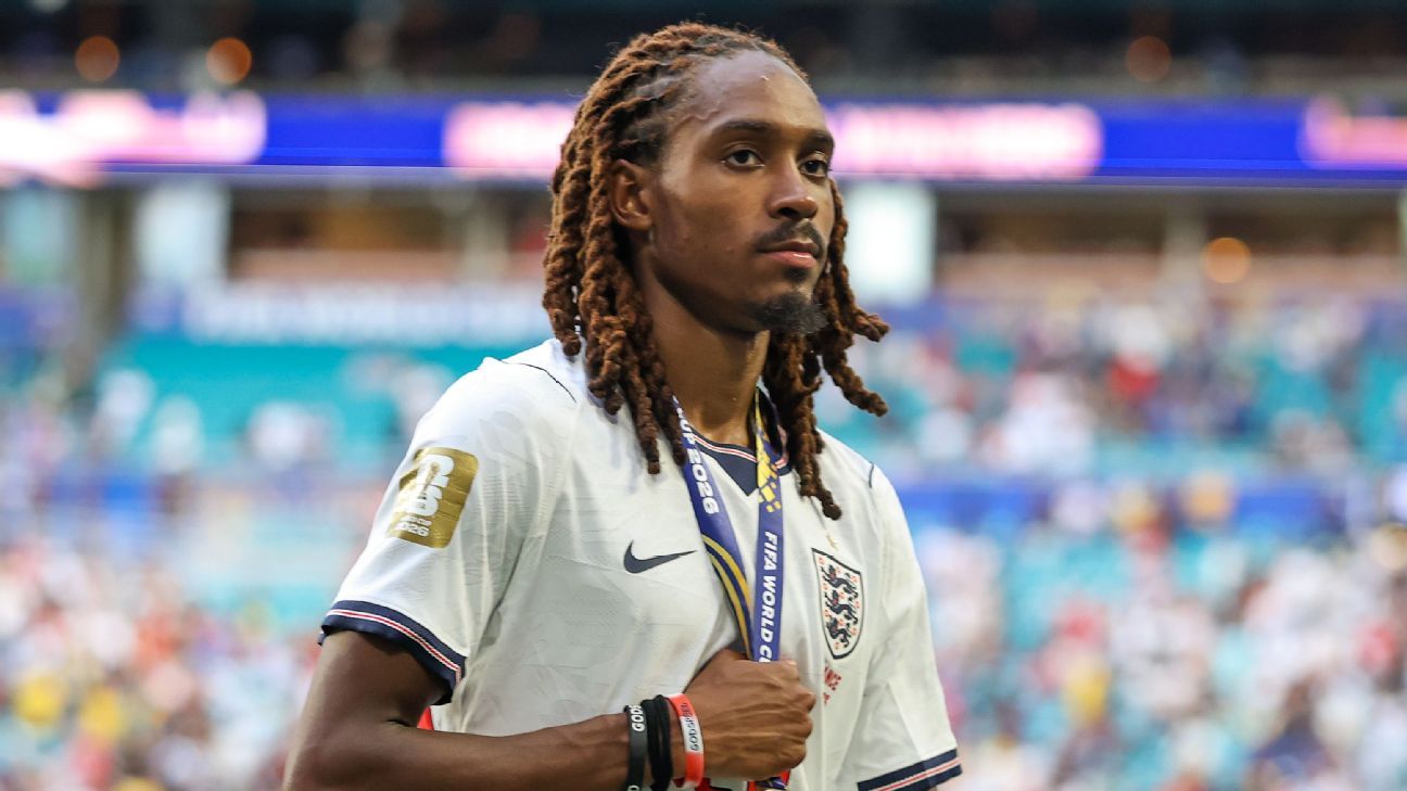 Spurs' Spence lands in Italy ahead of Inter move
