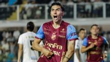 El gol de rodilla de Franco Posse no le alcanzó a Macará contra Santos por CONMEBOL Sudamericana
