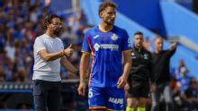 José Bordalás y el cuadro en su oficina con la imagen de niños uruguayos disputando una pelota