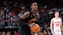 Fuentes: Cavaliers traspasan a Schroder y dinero a Hornets a cambio de Mann
