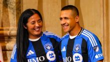 Alexis Sánchez tuvo un recibimiento de superestrella en Montreal