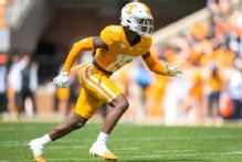 Tennessee S Farooq suffers season-ending torn patellar tendon