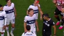 Steimbach fue expulsado tras la revisión del VAR en el clásico platense