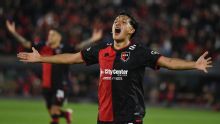Con una gran actuación de Guch, Newell's venció a Riestra en Rosario