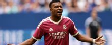 Kylian Mbappé adelanta al  Real Madrid en amistoso frente a Schalke 04