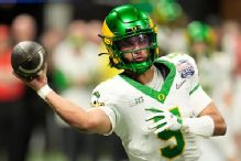 Oregon's Dante Moore, Evan Stewart ruled out vs. Illinois