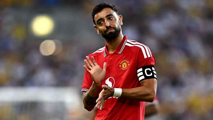 Transfer rumors, news: Galatasaray offer Bruno Fernandes double his salary