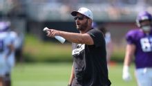 Coach Carter brings old-school toughness to Vikings' O-line