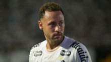 Neymar é relacionado no Santos para clássico contra o Corinthians pelo Brasileirão
