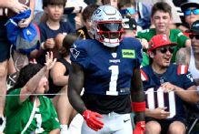 Patriots' Brown professes 'love' for Hurts, Eagles after practice
