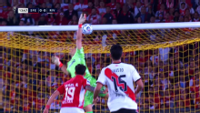 Video: Nahuel Bustos tuvo remate al palo en Santa Fe vs River por Conmebol Sudamericana