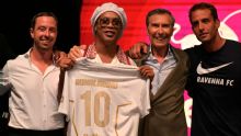 Ronaldinho arrives on Ravenna beach to restart playing career