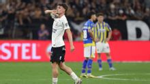 Rosario Central no pudo aprovechar el hombre de más y quedó eliminado ante Corinthians