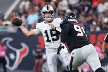Kubiak keeps Raiders' QB race going: 'We got another week'