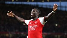 Arsenal rout Coventry to start Premier League title defence