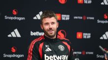 Michael Carrick calls for Man United to 'evolve,' targets second year in Champions League places