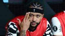 Memphis Depay lança clipe de música nova com Parque São Jorge 'em chamas'; veja