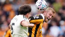 Man United fall to shock Hull defeat in Premier League opener