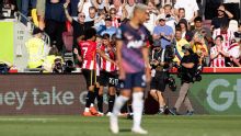 Com erro de Richarlison, Tottenham é atropelado pelo Brentford na Premier League