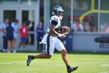 Eagles' Ja'Quinden Jackson taken to hospital after tackle, has movement