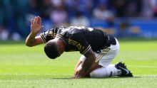 João Gomes falha, leva vermelho e é detonado por jornal por 'estreia desastrosa' na Premier League pelo Aston Villa: 'Espetáculo de horrores'