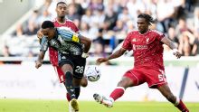 Liverpool evita estreia com derrota na Premier League com pênalti no último lance contra o Newcastle