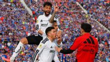 Colo Colo venció a la U en el Superclásico y estiró su ventaja sobre los Azules