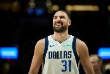 Klay Thompson lands with Heat after clearing waivers