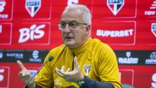 Dorival cobra elenco do São Paulo após derrota para a Chapecoense e admite: "É vergonhoso"