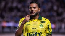 Santos identifica torcedor que cuspiu em Reinaldo durante jogo do Brasileirão