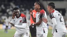Viveros passa Pedro na artilharia, e Athletico-PR vence Botafogo pelo Brasileirão após 'sustos' no fim