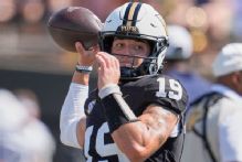 Sources: Vandy tabs Berlowitz QB1; 5-star Curtis to play in opener