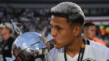 Matheus Martins se acerta com Dínamo Moscou e destrava saída do Botafogo; veja valores