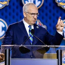 SEC draws rule to stop NFL, NBA, WNBA players from returning