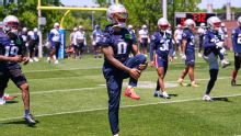 NFL: Christian Gonzalez frustrado por falta de contrato con Pats