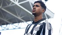 Santos vê Ananias entrar na mira da Europa e avalia venda de zagueiro para reforçar caixa
