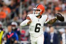 Browns keep 3 QBs on roster, put Dillon Gabriel (back) on IR
