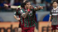 John Kennedy, do Fluminense, tem problema médico atípico após cirurgia de LCA e volta ao hospital