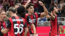 Milan supo resolver el duelo ante Venezia y festejó en la Serie A