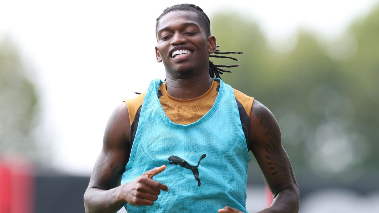 Leão arrives to complete $52M Galatasaray move