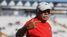 Caszely por los gestos de Correa: "Eso es rotería, el folclore es otra cosa"