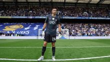 Dibu Martínez fue presentado en Chelsea y debuta en Premier unas horas después