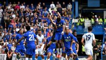Dibu Martínez fue presentado en Chelsea y debuta en Premier unas horas después