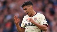 El costoso error de Marcelino Núñez frente a Manchester United en la Premier League