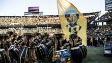 Peñarol homenajeó a Ruben Rada en la previa del clásico ante Nacional