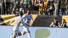 De taco, Francisco Calvo abrió el marcador del clásico para Nacional ante Peñarol