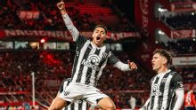 Esteban Fernández adelantó a Gimnasia (M) ante Independiente en Avellaneda