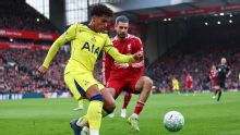Porto se acerta com Tottenham e contrata ex-lateral do Santos