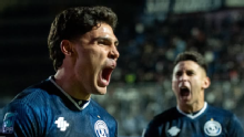 Independiente Rivadavia se lo dio vuelta a Racing y es líder de la tabla anual
